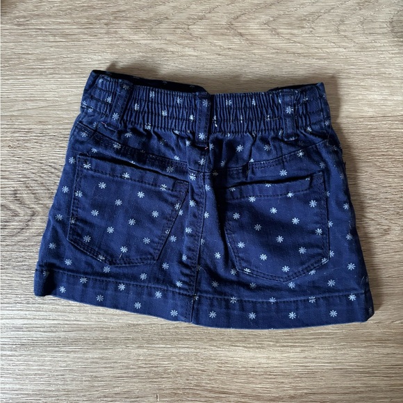 Old navy 12-18 month navy denim skirt - Picture 3 of 3